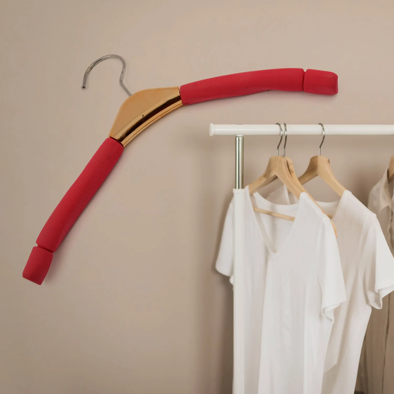 Non-Slip Solid Sponge Hanger for Home & Closet (Mix Color, 1 Pc)
